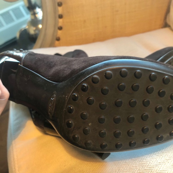 Tod’s dark brown suede boots in size 38 - Picture 5 of 5